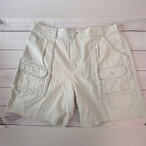 Cabela’s Women’s Cargo Shorts - Size 18
Hiking Walking Casual Camping Utility